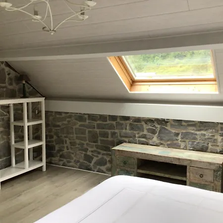 L'eau Et La Pierre 別荘