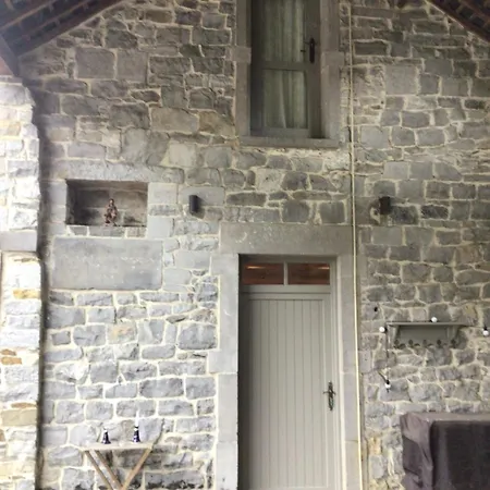 L'eau Et La Pierre Yvoir